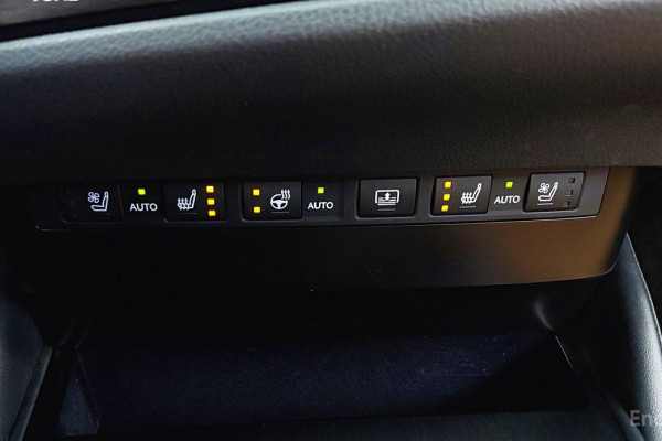 2023 Lexus ES с пробегом 33 720 км