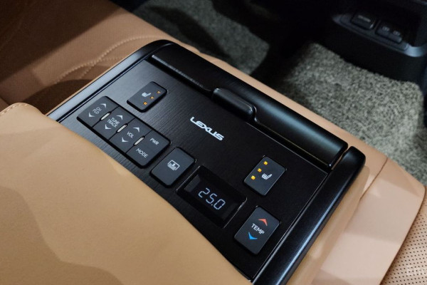 2022 Lexus ES с пробегом 55 698 км