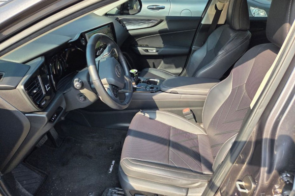 2023 Lexus NX с пробегом 100 280 км