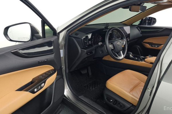 2023 Lexus NX с пробегом 28 616 км