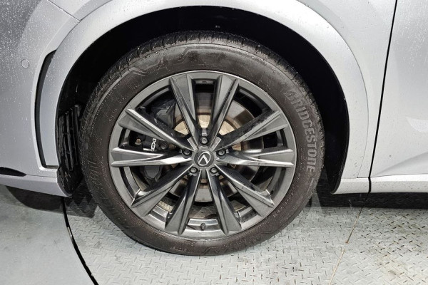 2023 Lexus RX с пробегом 24 789 км