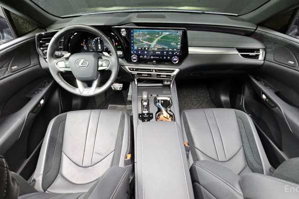 2023 Lexus RX с пробегом 24 789 км