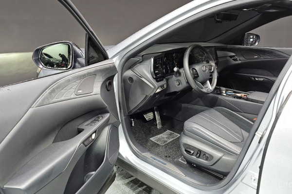 2023 Lexus RX с пробегом 24 789 км