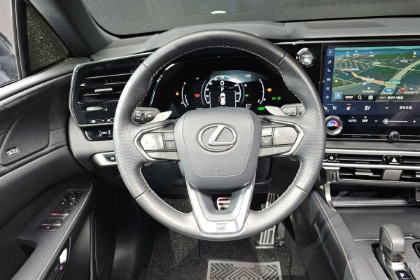 2023 Lexus RX с пробегом 24 789 км