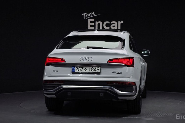 2023 Audi Q5 с пробегом 21 451 км