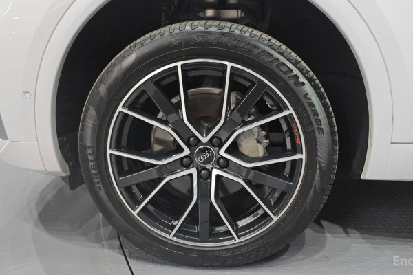 2023 Audi Q5 с пробегом 21 451 км