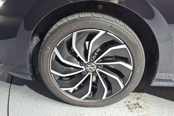 2023 Volkswagen Golf с пробегом 53 772 км