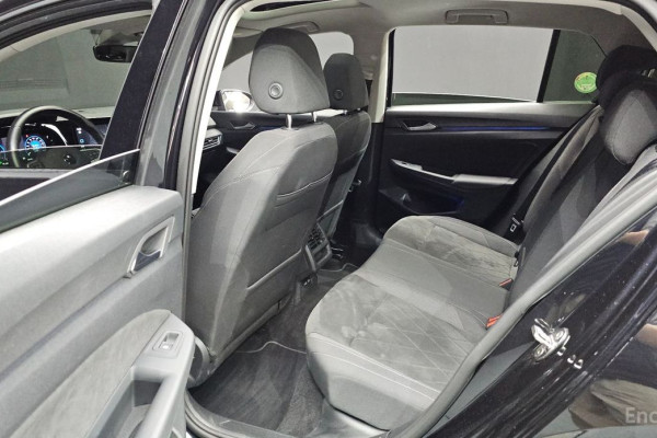 2023 Volkswagen Golf с пробегом 53 772 км