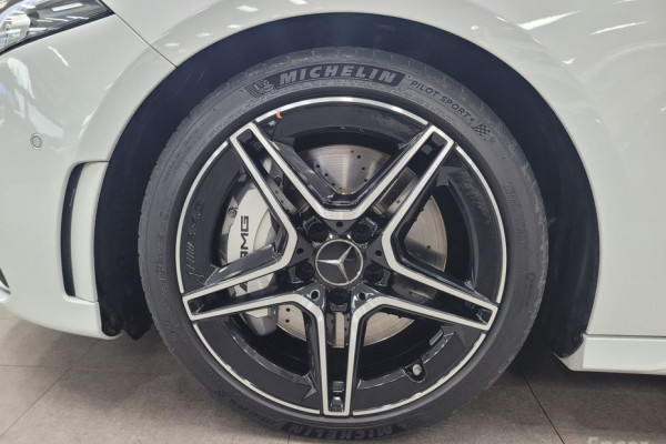 2021 Mercedes-Benz A-Класс AMG с пробегом 19 909 км