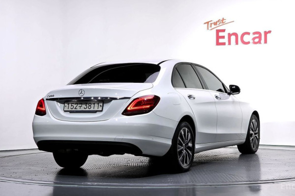 2020 Mercedes-Benz C-Класс с пробегом 33 177 км