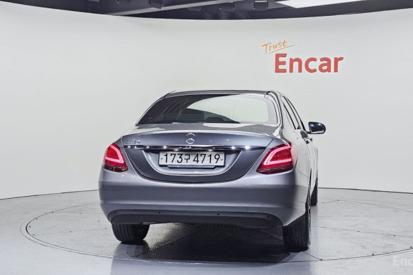 2020 Mercedes-Benz C-Класс с пробегом 33 237 км