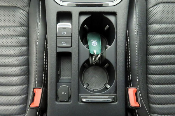 2022 Volkswagen Passat с пробегом 41 780 км