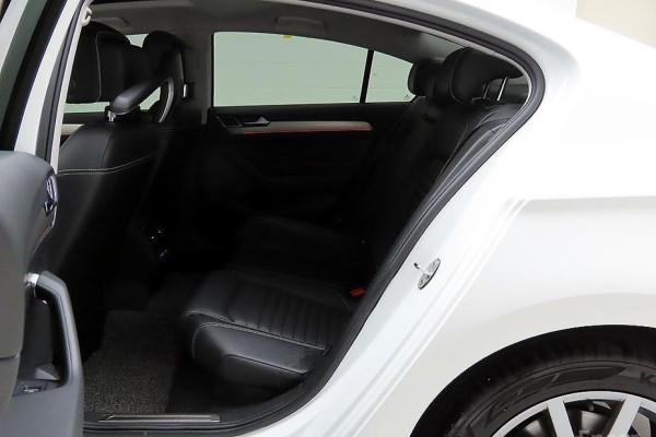 2022 Volkswagen Passat с пробегом 41 780 км