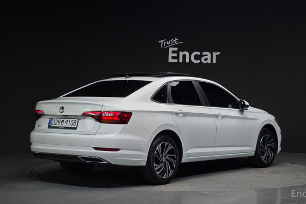 2021 Volkswagen Jetta с пробегом 42 984 км