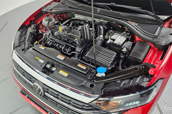 2022 Volkswagen Jetta с пробегом 42 284 км