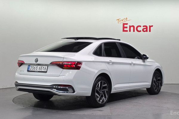 2022 Volkswagen Jetta с пробегом 33 173 км