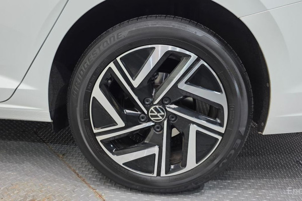 2022 Volkswagen Jetta с пробегом 33 173 км