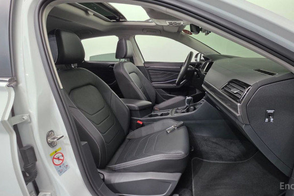 2022 Volkswagen Jetta с пробегом 33 173 км