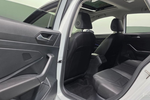 2022 Volkswagen Jetta с пробегом 33 173 км