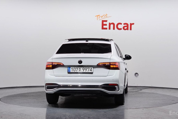 2022 Volkswagen Jetta с пробегом 30 904 км