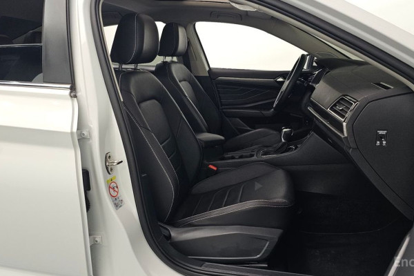 2022 Volkswagen Jetta с пробегом 30 904 км