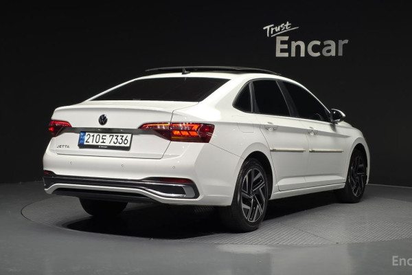 2022 Volkswagen Jetta с пробегом 66 704 км