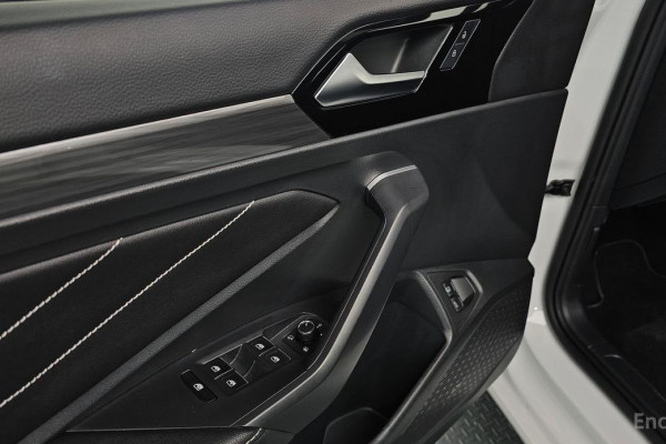 2022 Volkswagen Jetta с пробегом 30 904 км