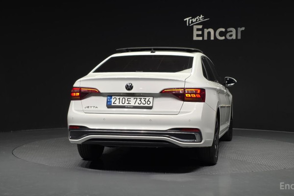 2022 Volkswagen Jetta с пробегом 66 704 км