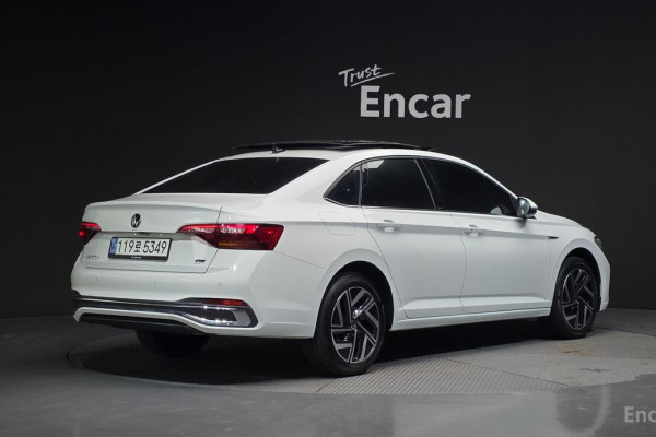 2022 Volkswagen Jetta с пробегом 31 888 км