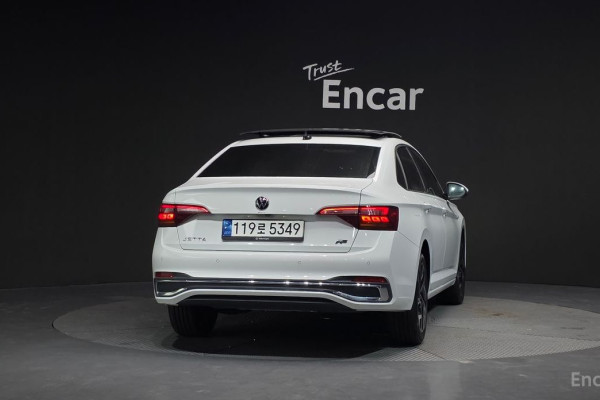 2022 Volkswagen Jetta с пробегом 31 888 км