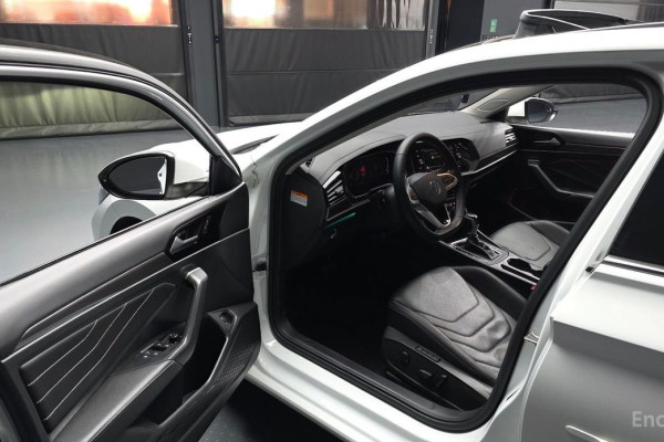 2022 Volkswagen Jetta с пробегом 66 704 км