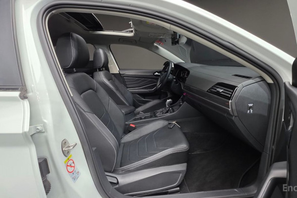 2022 Volkswagen Jetta с пробегом 31 888 км