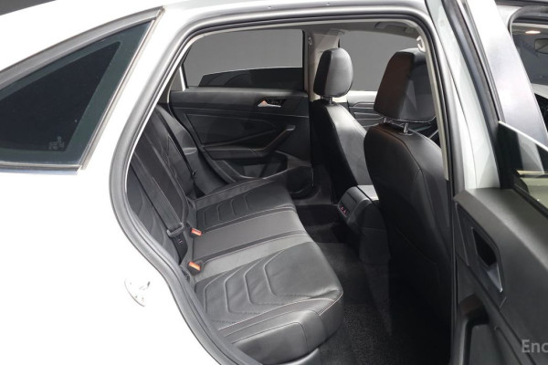 2022 Volkswagen Jetta с пробегом 66 704 км