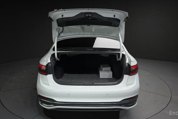 2022 Volkswagen Jetta с пробегом 42 866 км