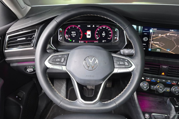 2022 Volkswagen Jetta с пробегом 31 888 км