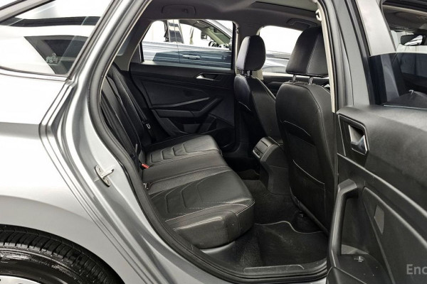 2022 Volkswagen Jetta с пробегом 30 998 км