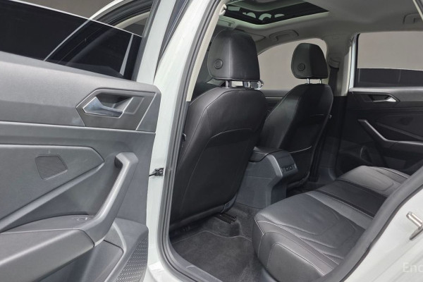 2022 Volkswagen Jetta с пробегом 31 888 км