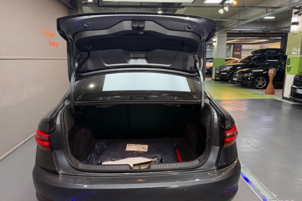 2021 Volkswagen Jetta с пробегом 55 784 км