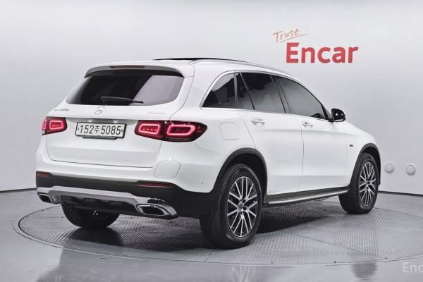 2021 Mercedes-Benz GLC с пробегом 69 674 км