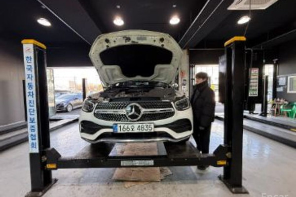 2021 Mercedes-Benz GLC с пробегом 67 130 км