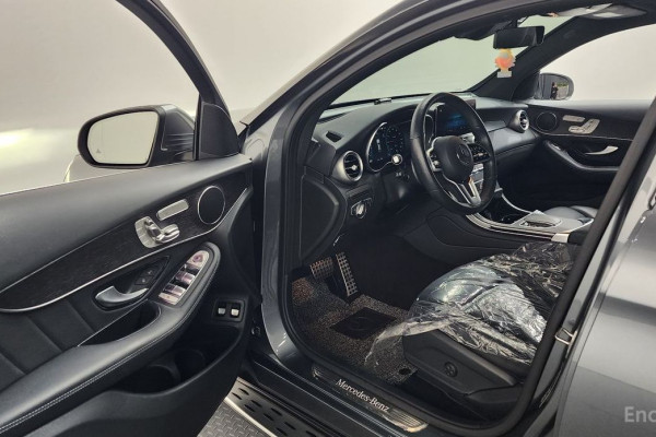 2021 Mercedes-Benz GLC с пробегом 49 015 км
