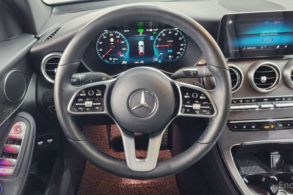 2021 Mercedes-Benz GLC с пробегом 49 015 км