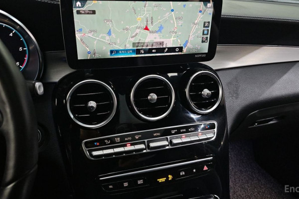 2021 Mercedes-Benz GLC с пробегом 72 808 км