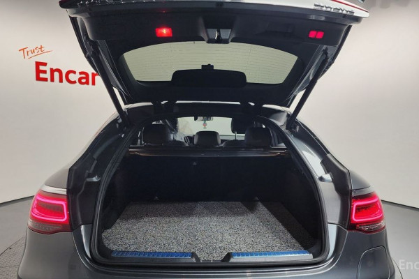 2021 Mercedes-Benz GLC с пробегом 49 015 км