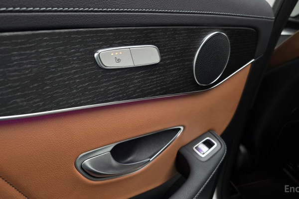 2022 Mercedes-Benz GLC с пробегом 48 032 км