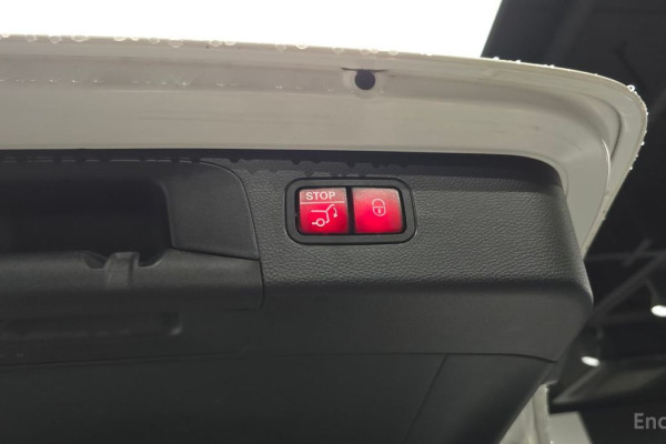 2022 Mercedes-Benz GLC с пробегом 48 032 км