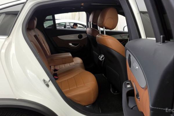 2022 Mercedes-Benz GLC с пробегом 86 459 км