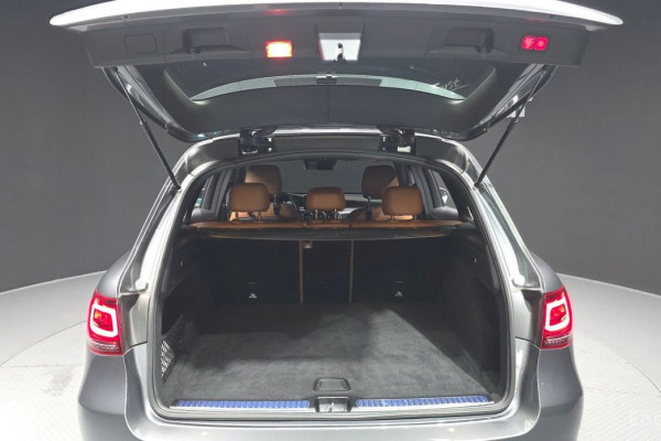 2022 Mercedes-Benz GLC с пробегом 67 082 км