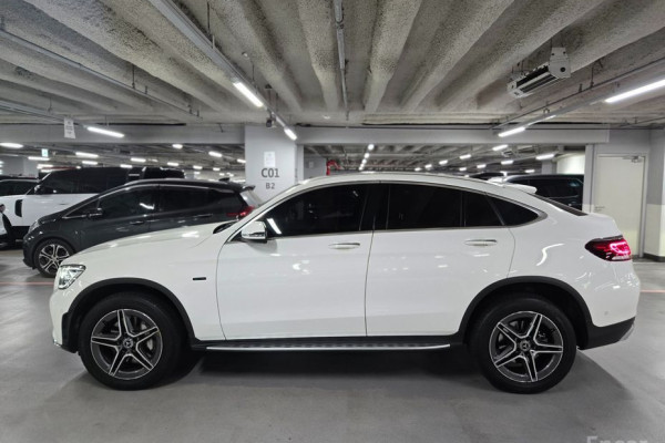 2021 Mercedes-Benz GLC с пробегом 46 410 км