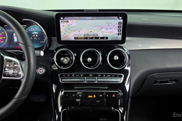 2021 Mercedes-Benz GLC с пробегом 72 854 км